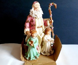 Unbranded 10&quot; Figurine w/Girl &amp; Boy Carolers holding 9&quot; Staff - £23.32 GBP