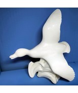 Vintage Ceramic Flying Duck / Goose Glossy White Figurine Crazing See Pi... - $248.23 MXN