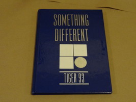 CHAPMANVILLE, WEST VIRGINIA  HIGH SCHOOL YEARBOOK 1993 CRAWLEY CREEK ROAD  - $26.01 CAD