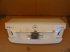 12 Mercedes W212 E550 trunk lid 2127500975 - $467.14