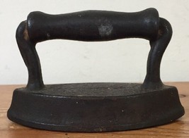 Vtg Antique Primitive Sad Clothes Iron Sm Wood Handle Farmhouse Decor Do... - £62.53 GBP