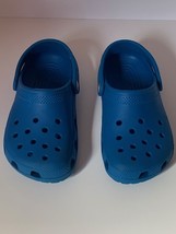 Crocs Classic Clog Vibrant Blue - Youth Size J2 - Comfy and Stylish Unisex Shoe - £11.16 GBP