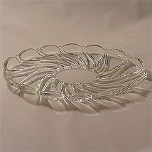 Peppermint Clear Oval Canape 14 1/2&quot; - £22.54 GBP