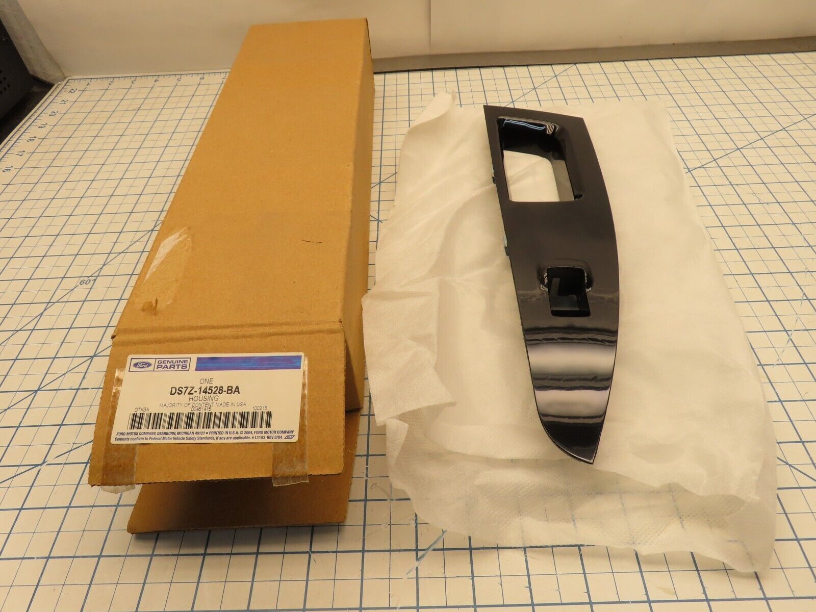 Ford DS7Z-14528-BA Power Window Switch Housing Trim Bezel Pull Rear LH - $41.58