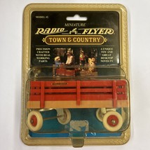 Radio Flyer Miniature Red Wagon Town &amp; Country Model #2 1993 - £10.36 GBP