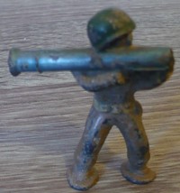Vintage Barclay Lead Toy Army Soldier Podfoot Firing Bazooka Green 2.5 i... - $4.99