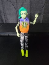 Monster High Deuce Gorgon G3 Coffin Bean Doll Boy Doll Green Snake Hair - £21.13 GBP