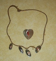 Vtg Folk Art Jewelry Spiny Oyster Blister Nacre Mop Mother Of Pearl Heart Button - £19.09 GBP