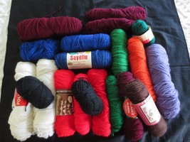 20 Skeins BRIGHT &quot;CRAYOLA&quot; SOLID COLORS Acrylic 4-Ply Worsted CRAFT YARN - £19.75 GBP
