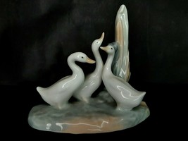 Nao By Lladro Spain Porcelain Group Of Geese 5&quot;h Figurine Glazed - £44.87 GBP