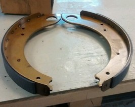 D9NN2218AAAF FORD TRACTOR BRAKE SHOES &quot;FREE SHIPPING&quot; - $1,559.27 MXN
