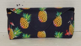 Blue Sunglasses Eyeglasses Case with Pineapples - €12,94 EUR
