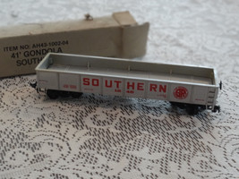 Ho Scale: Southern 1246, Cp Rail, Santa Fe Caboose, International Cases, Track - £7.78 GBP