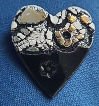 Ceramic Heart Brooch Black Whie &quot;Gold Tone&quot; Valentines Day Clothing Acce... - $184.10 MXN