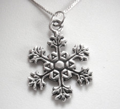 Beautifully Detailed Snowflake Necklace 925 Sterling Silver - £11.26 GBP