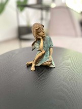 Dreaming Girl – Bronze Sculpture. 9x10x13cm - $3,722.85 MXN