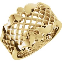 Authenticity Guarantee 
14.5mm Latticework Band in 18K Yellow Gold Size 6 - £1,442.07 GBP