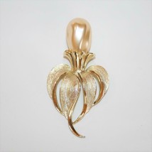 Sarah Coventry Gold Tone 3.5&quot; Faux Pearl Flower Brooch  J399 - £15.80 GBP