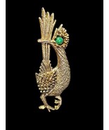 Ambassador Signed Vintage 1960&#39;s Gold Tone Road Runner Repousse Pin Brooch - $478.03 MXN
