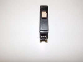 CH115 Cutler-Hammer Type CH  1 Pole 15 Amp 120V FULL NOTCH METAL FOOT - $348.21 MXN