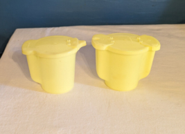 Vintage Tupperware #577-1 574-4 Sugar &amp; Creamer Yellow Flip-Top w/Lids Set 2 USA - £18.61 GBP