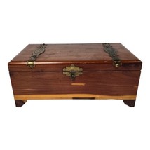 Vtg Cedar Wood Keepsake Box Artisan Trinket Brass Embellishments Cameo Accents - £34.02 GBP