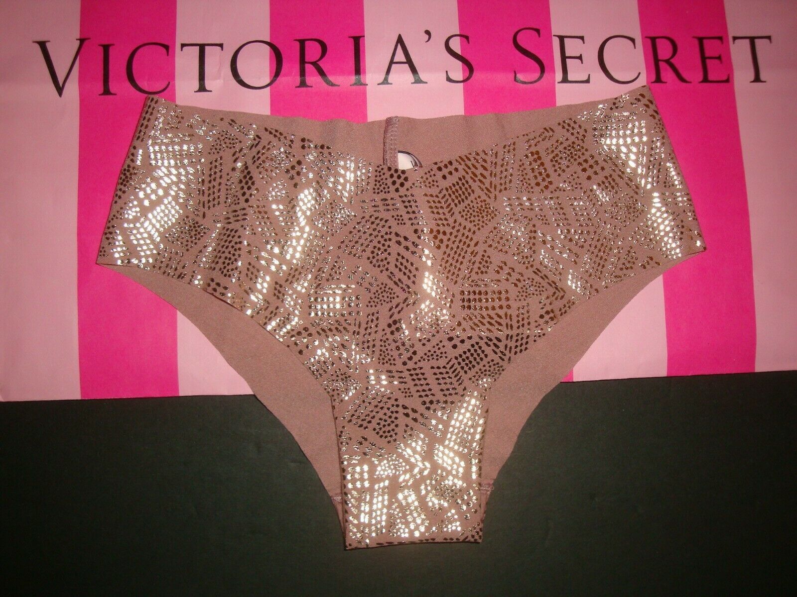 NEW VICTORIA'S SECRET NO-SHOW CHEEKY PANTY NUDE MOCHA GOLD FOIL PRINT SZ XS