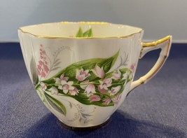 Society Fine Bone China Tea Cup W/ Pink Flowers &amp; Gold Trim.  England - $12.19