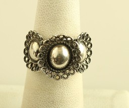 Vintage Beau Sterling Silver Ring with 3 Domes &amp; Filigree Edging - £26.44 GBP