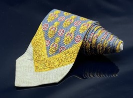 GIANNI VERSACE MEN&#39;S TIE YELLOW/GEOMETRIC WIDTH: 3. 75&quot; LENGTH: 59” - $23.46