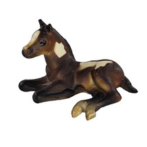 Breyer Stablemate Thoroughbred Lying Foal Horse Pinto Bay Tobiano #59972 - £7.84 GBP