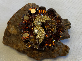 Vtg Weiss Amber Crystal Brooch Prong Set High Fashion Costume Jewelry Pin - £63.82 GBP