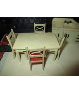Renewal Furniture Dollhouse kitchen table, chairs &amp; Sink - $277.74 MXN