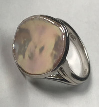 White Mother Of Pearl Shell  925 Sterling Silver Ring Size 6 - £31.98 GBP