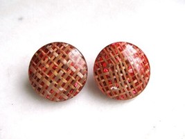 Vintage Red Confetti &amp; Rattan Weave Round Lucite Clip Earrings C3547 - £31.65 GBP