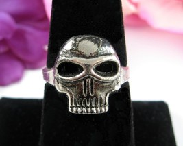 ALIEN SKULL Skeleton RING Vintage Thin Silvertone Metal Crude Liightweight 9.25 - £10.18 GBP