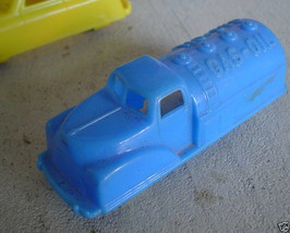 Vintage Plastic Renwal Blue Gas Oil Tank Truck 3&quot; Long - £14.95 GBP