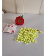 HASBRO Scrabble Apple Travel Game Crossword Word Forming-COMPLETE w Inst... - $182.35 MXN