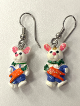 Vintage Pierced White Bunny Easter Rabbit Earrings Goldtone Holding Carrots - £10.16 GBP