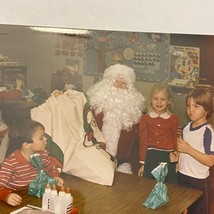 Found Color Photo Santa Visiting School Classroom Christmas Pretty Young Girl - £7.22 GBP