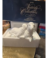 Vintage 1983 Avon Nativity THE SHEEP White Lamb Porcelain Bisque Figurin... - $223.12 MXN