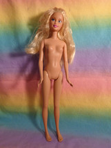 Vintage 1998 Head 1999 Body Barbie Doll Blue Eyes Pink Lips Blonde Hair - £7.54 GBP