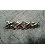 VINTAGE SILVERY PIN BROOCH DESIGNER STYLE SILVER KISSES XXXX - $20.00