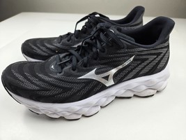 Mizuno Womens  Wave Sky 8 Running Shoe,  size 9 - $179.40 CAD