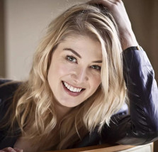 ROSAMUND PIKE 4x6 PHOTO - $2.55