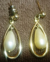 Vintage Dangling Teardrop Faux Pearl Earrings - £4.71 GBP