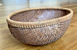 Vintage Oval Wicker Woven Basket Centerpiece Fruit Bowl Natural Colored ... - £13.26 GBP