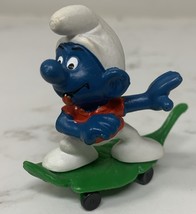 Vtg 1978 Schleich Smurfs Skateboarding Smurf PEYO PVC Figure Leaf Skateb... - $8.25 CAD