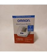 Omron Blood Pressure Monitor 3 Series for Upper Arm NEW in Box - $559.52 MXN