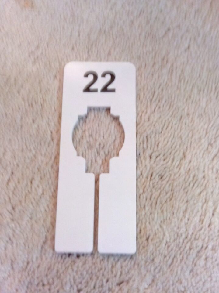 Clothing Rack clothes size hangers size 22 ×1 - $4.91